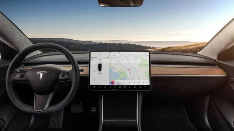 Tesla reconvertida en una empresa de contratación de servicios premium