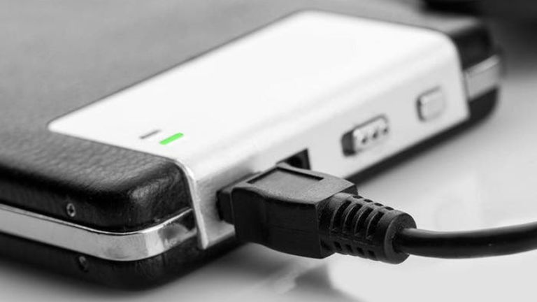 Haz que un disco duro o pendrive tenga siempre la misma letra de unidad en Windows 10