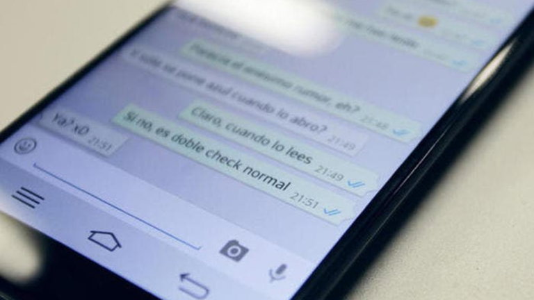 Descubre este genial truco para el doble check azul de WhatsApp
