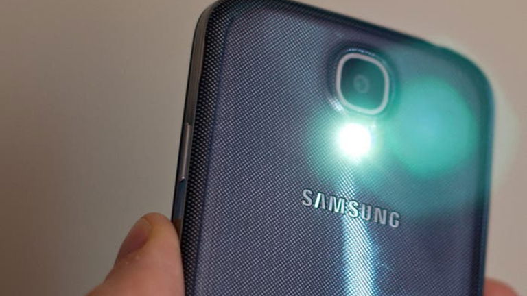 Activa la linterna de tu Android pulsando el botón de encendido