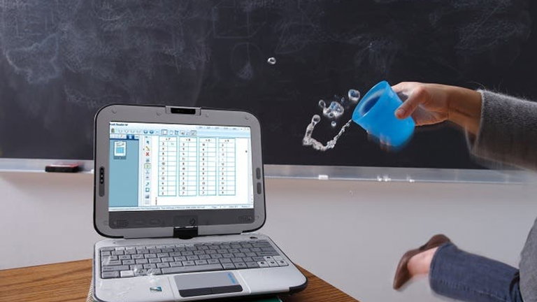 Qué hacer si entra agua en tu equipo portátil
