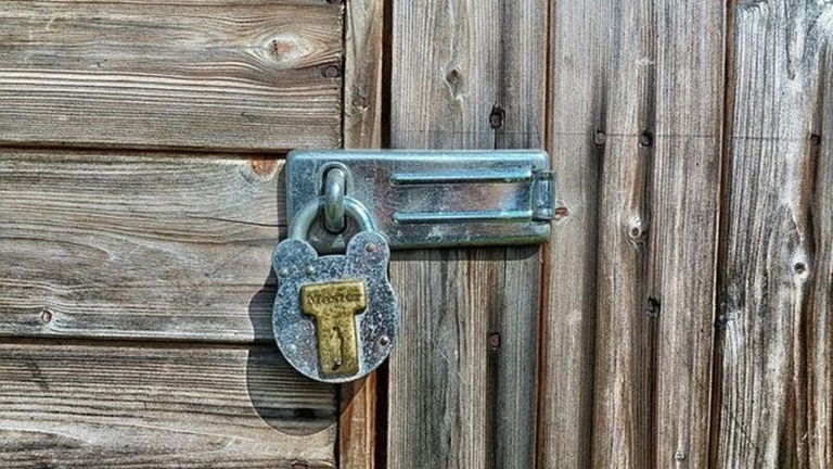 Protege tu identidad virtual con Latch