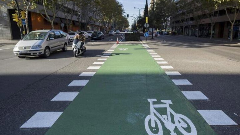 Cobrar por ir al trabajo en bicicleta, una práctica que está en continuo ascenso