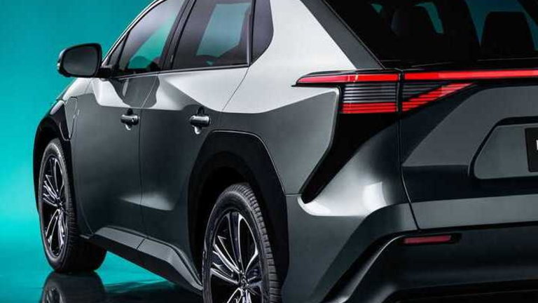 Por qué Toyota está desarrollando un sistema de cambio manual para coches eléctricos