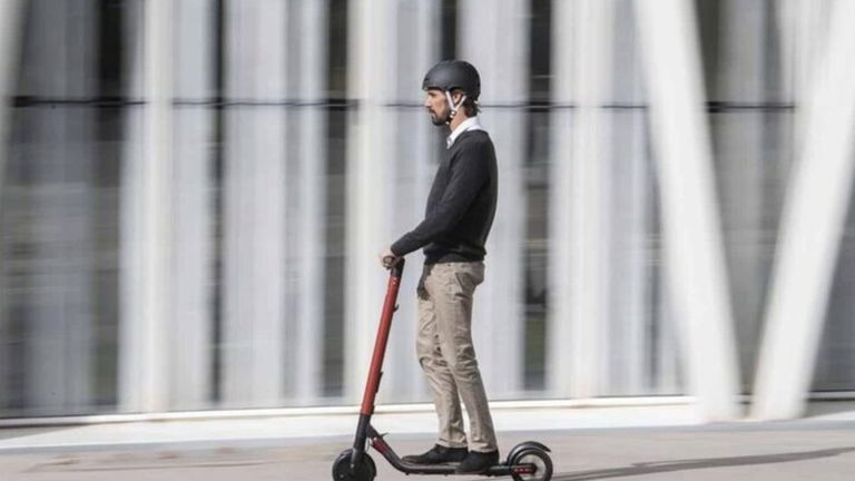 El patinete eléctrico ya es un rival de primer nivel del automóvil convencional