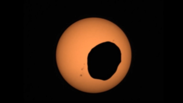Las increíbles imágenes de un eclipse solar en Marte captadas por la NASA