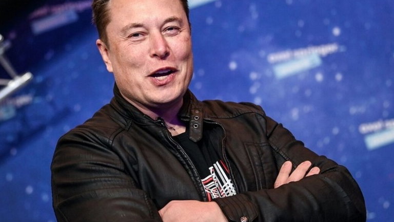 Elon Musk hace un guiño a España con la inversión masiva en energía solar