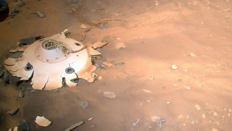 La NASA muestra cómo el ser humano ya comienza a dejar su huella en Marte, y no te va a gustar