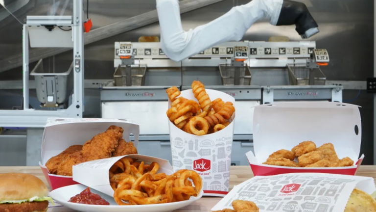 Robots que preparan tu hamburguesa: así será el futuro de las cadenas de comida rápida