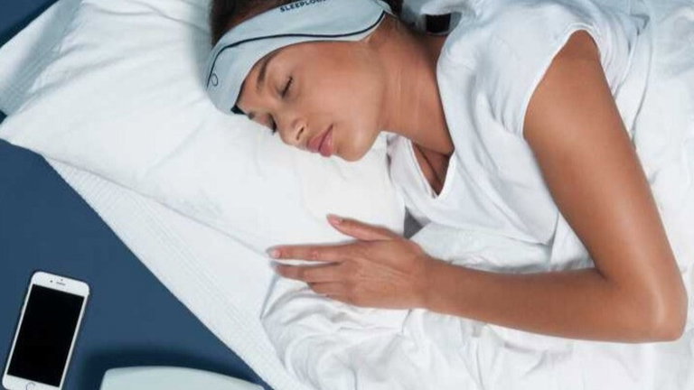 SleepLoop, este curioso casco es capaz de mejorar la calidad del sueño de las personas