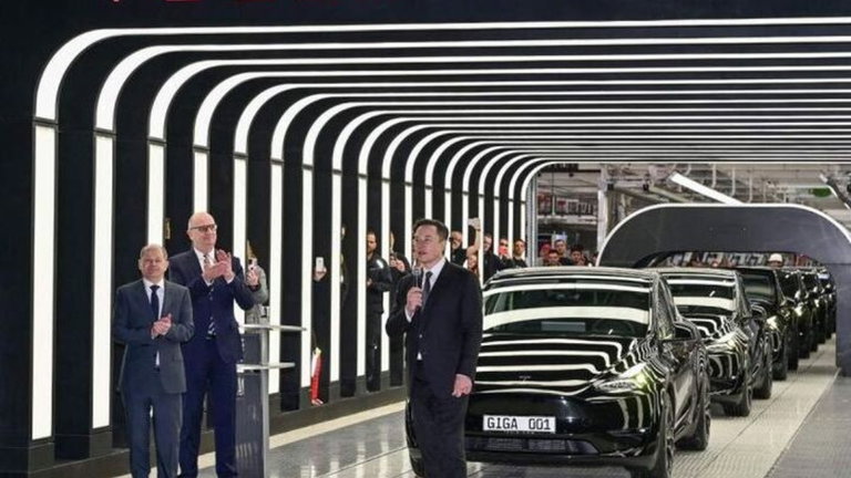 Elon Musk asegura que Tesla crecerá un 60% este año, y si todo va bien, bajarán los precios