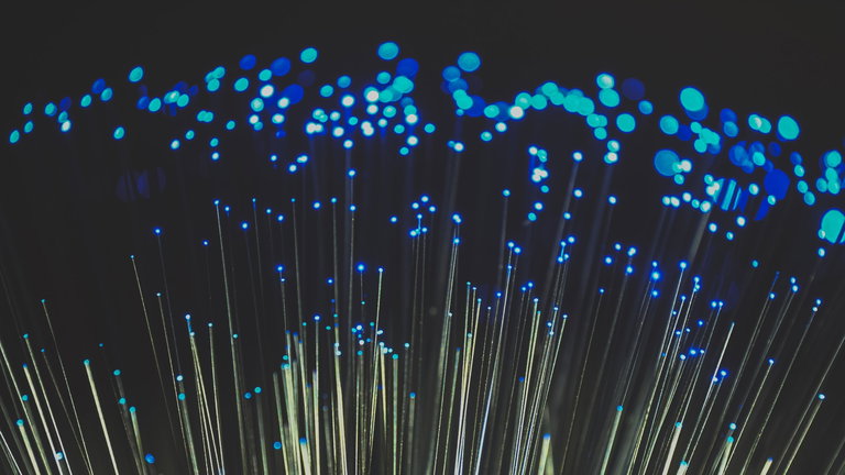 Esta es la increíble conexión entre los cables de fibra óptica y las erupciones volcánicas