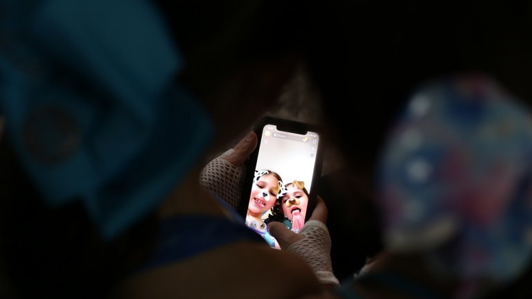 Los padres accederán a los contactos de sus hijos, así es como Snapchat ha ideado su control parental