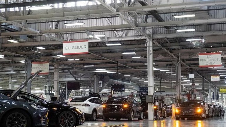 En Tesla están sobrepasados: la compañía podría detener encargos  debido a la altísima demanda