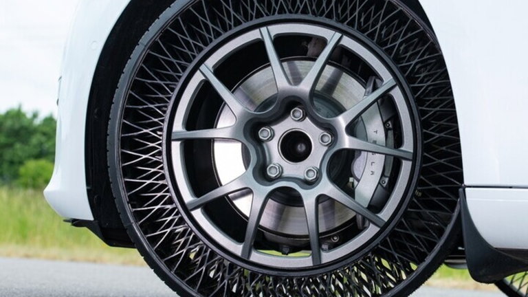 Tesla quiere pasarse a las ruedas sin aire, y los resultados de las pruebas son muy prometedores