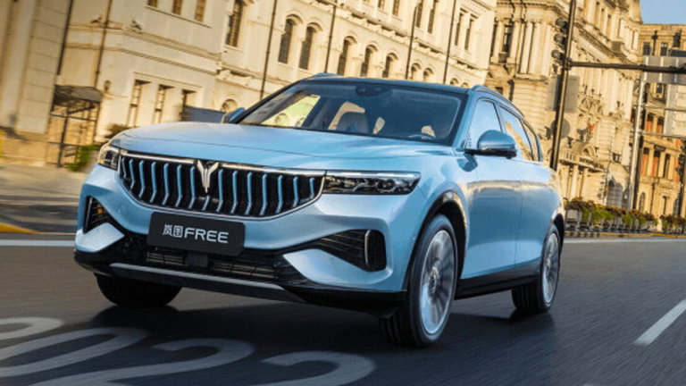Los coches eléctricos chinos llegan a Europa: este modelo aparece por sorpresa e intentará competir con Tesla