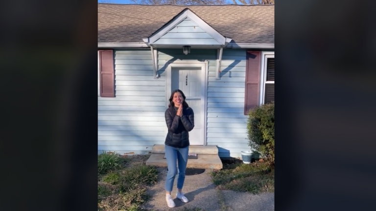 Consigue cambiar una horquilla del pelo por una casa: este tipo de hazañas arrasan en TikTok