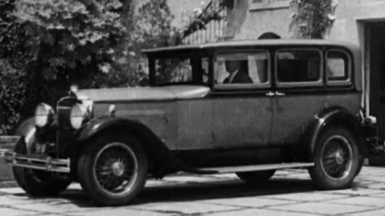 Este es el primer coche que contaba con tecnología para aparcar solo, y es más antiguo de lo que imaginas
