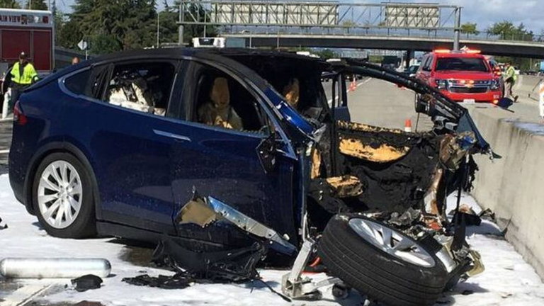 ¿Es segura la asistencia al conductor en coches autónomos? Tesla encabeza la lista de coches más accidentados