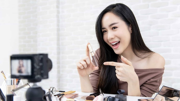 Los influencers chinos deberán acreditar estudios antes de hablar sobre temas como la medicina en redes