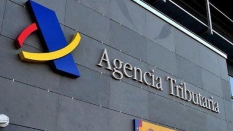Ni los hackers ni Google: Hacienda es la que tiene tu móvil siempre controlado, y así es como lo hace
