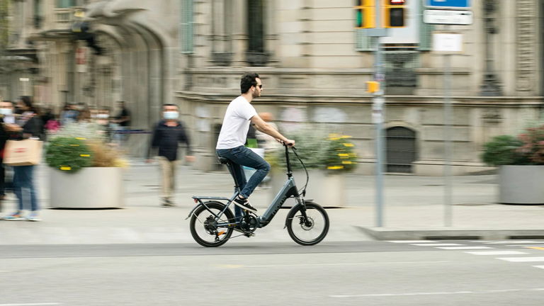 Cuándo una bicicleta eléctrica es ilegal y de cuánto son las multas