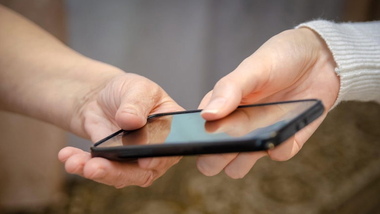 Protege tu privacidad y activa esta opción la próxima vez que alguien te pida prestado el móvil