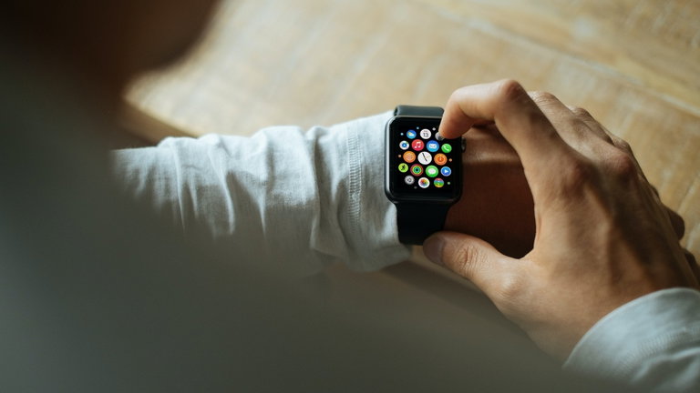Detectar si tienes fiebre, este es el último rumor acerca del Apple Watch Series 8