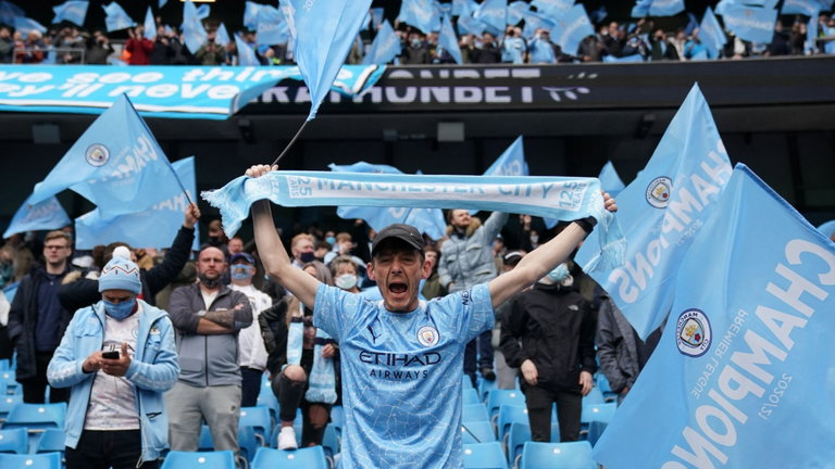 El Manchester City acaba de presentar una bufanda inteligente y es más útil de lo que piensas
