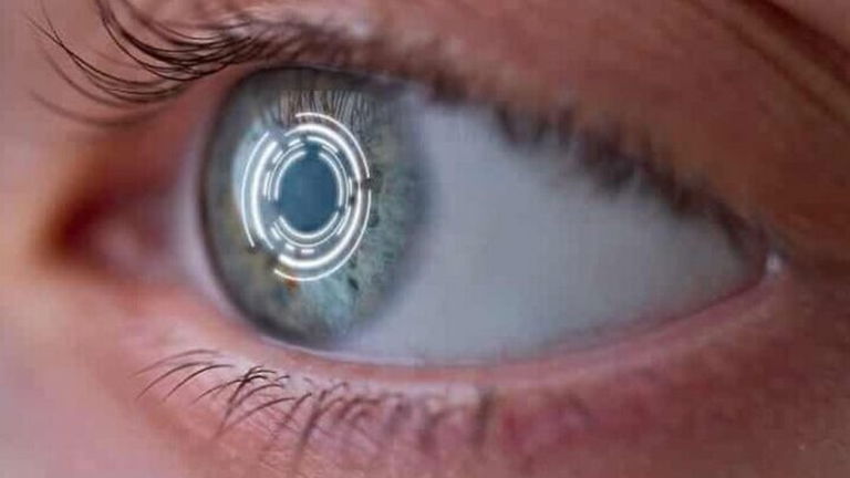 Las lentillas inteligentes parecen cosa del futuro, pero podrían llegar al mercado antes de lo que crees