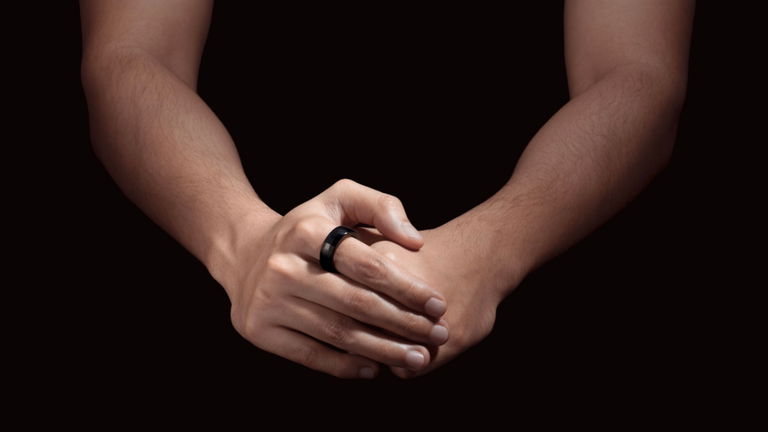 Conviértete en un cyborg con el anillo que te muestra cómo funciona tu cuerpo