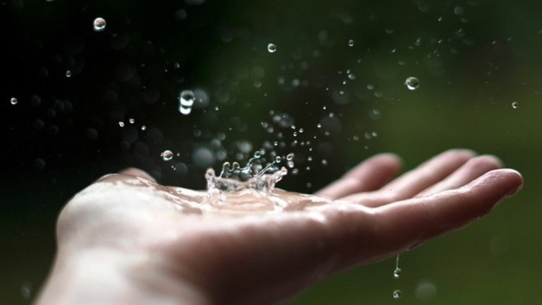 Las graves consecuencias de la contaminación: el agua de lluvia ya no es potable en ningún lugar del mundo