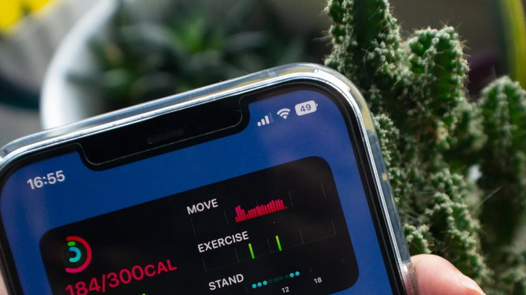 Todo lo que sabemos del polémico regreso del porcentaje de batería a las betas de iOS 16