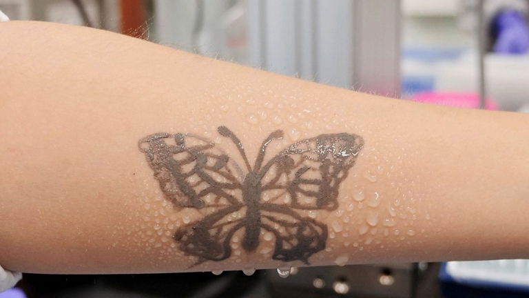 Estos tatuajes no son solo estéticos: usan nanotecnología para escanear tu cuerpo y pueden salvarte la vida