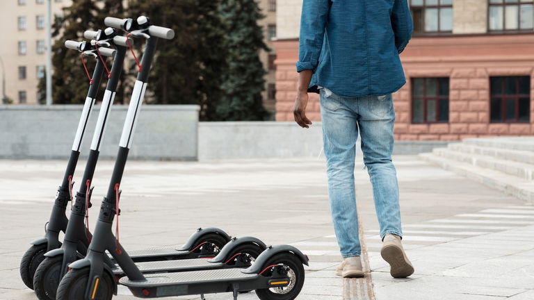 Tipos de patinetes eléctricos: A, B, C y qué significan