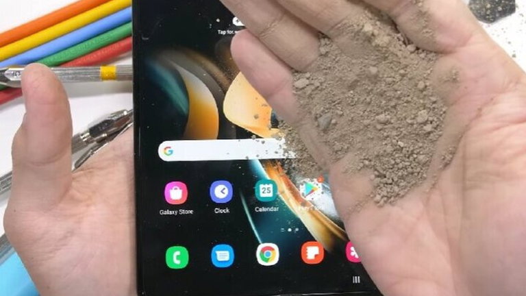Esta despiadada prueba de durabilidad somete a tortura al Samsung Z Fold4: los resultados hablan por sí solos