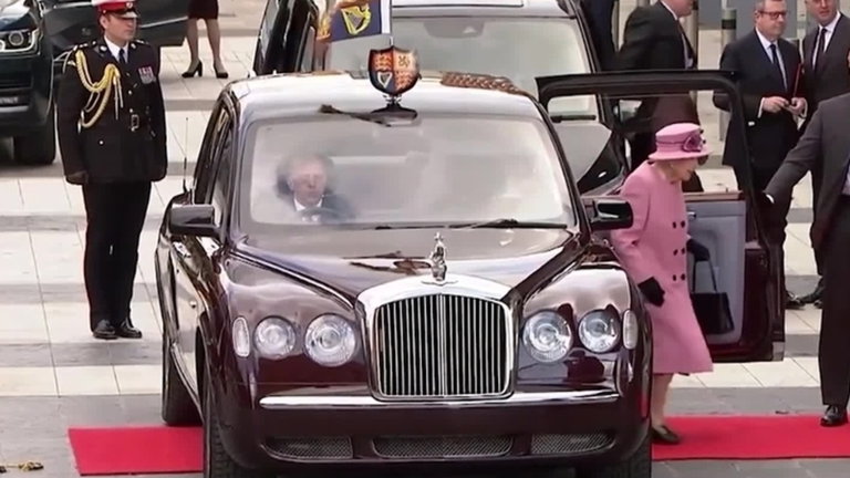 La reina Isabel II tenía el segundo coche más caro del mundo: conoce su Bentley de edición especial