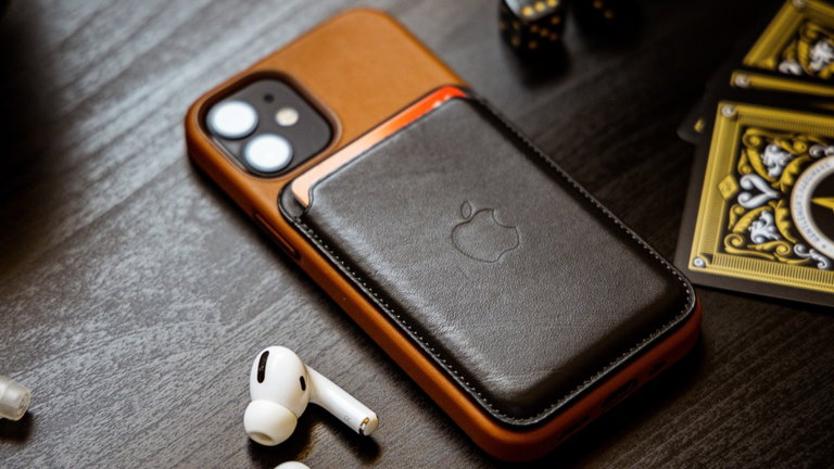 Cuánto sueldo necesitas para comprar el iPhone 14 en cada país del mundo