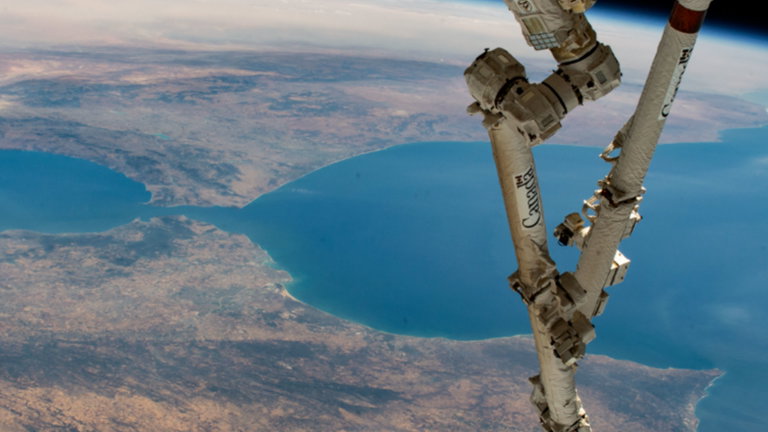 Esta web recoge fotos de la Tierra hechas desde la Estación Espacial Internacional y sí, las puedes descargar