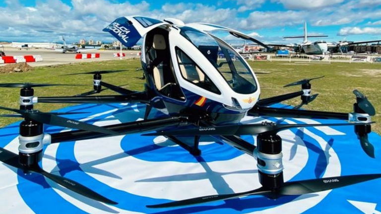 Primer vuelo en España del EH216: el dron pilotable de la Policía Nacional ha superado todas las pruebas