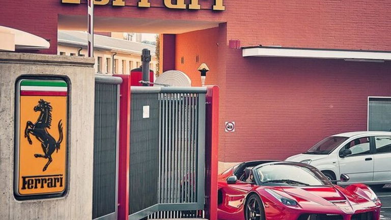 La curiosa razón por la que Ferrari prohíbe que sus propios empleados compren sus coches nuevos