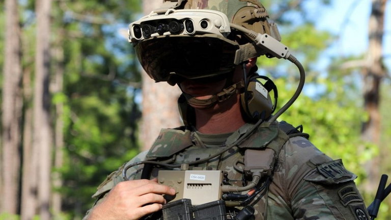 Microsoft ya saborea los millones del ejército americano: sus gafas AR de combate tienen futuro militar