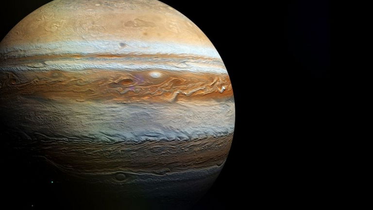 Jupiter está tan cerca de la Tierra que no hace falta telescopio: así es cómo puedes encontrarlo en el cielo