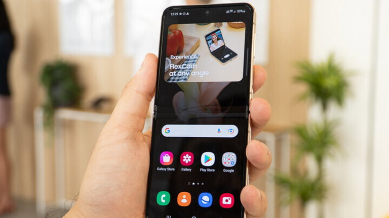 Samsung ha aprovechado el hype por el iPhone 14 para dejarle este recadito a Apple en forma de anuncio