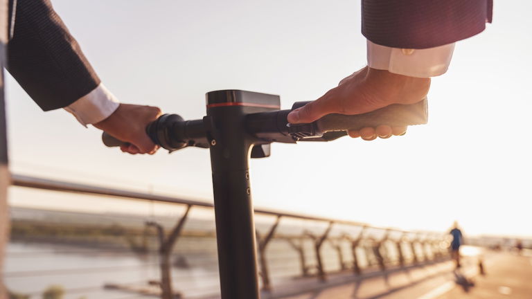 Subir cuestas con el patinete eléctrico: qué tienes que saber