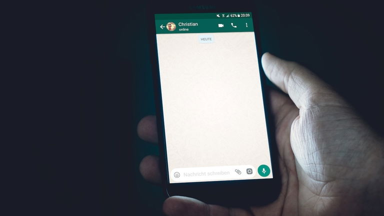 Cómo borrar la caché de WhatsApp para liberar espacio en el móvil