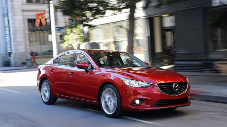 Nidos de arañas dentro del coche: la terrorífica razón por la que Mazda retiró del mercado este modelo