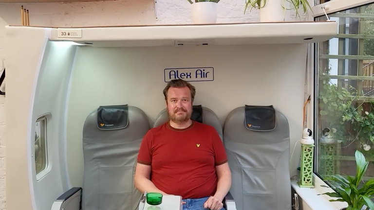 Crea un simulador de vuelo para pasajeros perfecto para experimentar todo lo malo de viajar