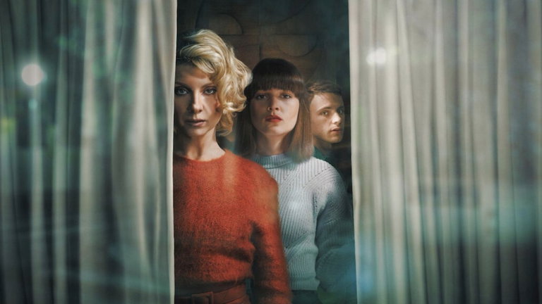 Descubre el drama misterioso y familiar de Netflix, con dos de las protagonistas de La Casa de Papel