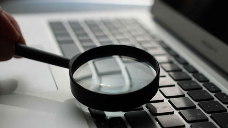 Cómo buscar una palabra en un sitio web desde cualquier navegador